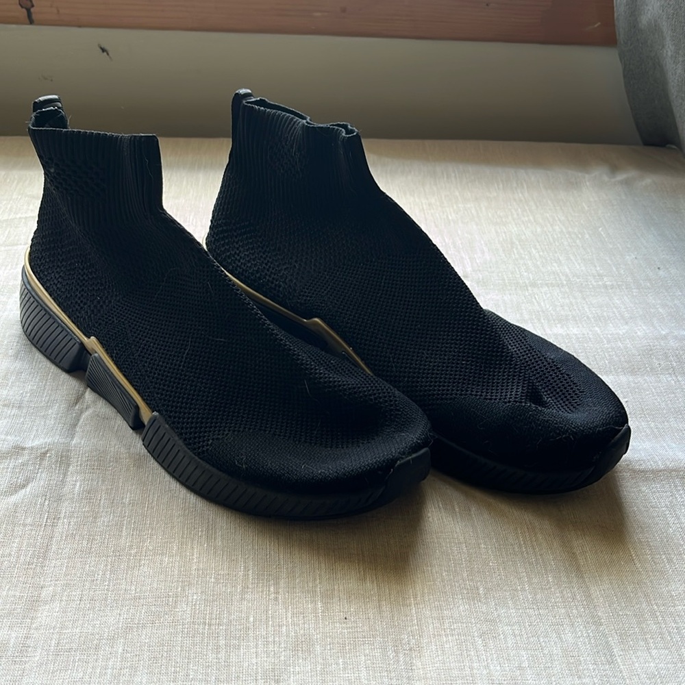 Zara black women’s slip on ankle boots. black size 43
